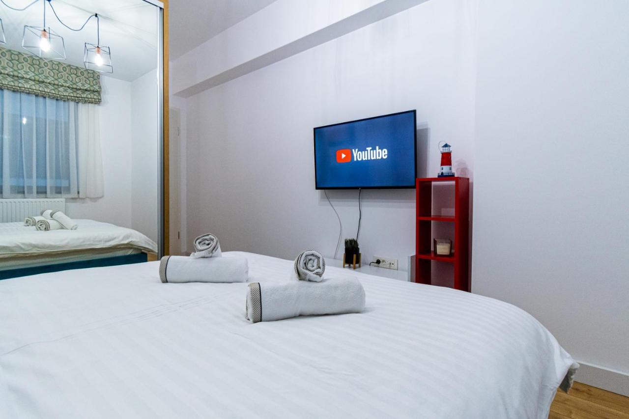 Apartamento Lighthouse Central Apt With Unique Views Of The Fortress, Free Parking, 5 Min By Car From The Old Town Braşov Exterior foto