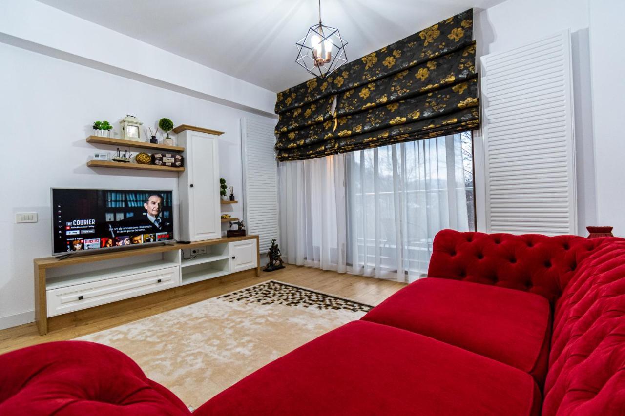 Apartamento Lighthouse Central Apt With Unique Views Of The Fortress, Free Parking, 5 Min By Car From The Old Town Braşov Exterior foto