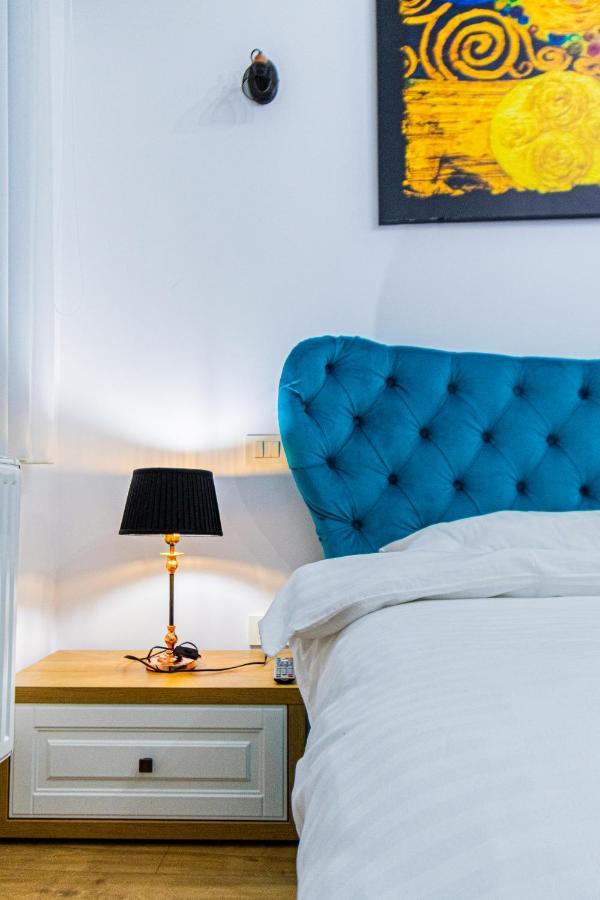 Apartamento Lighthouse Central Apt With Unique Views Of The Fortress, Free Parking, 5 Min By Car From The Old Town Braşov Exterior foto