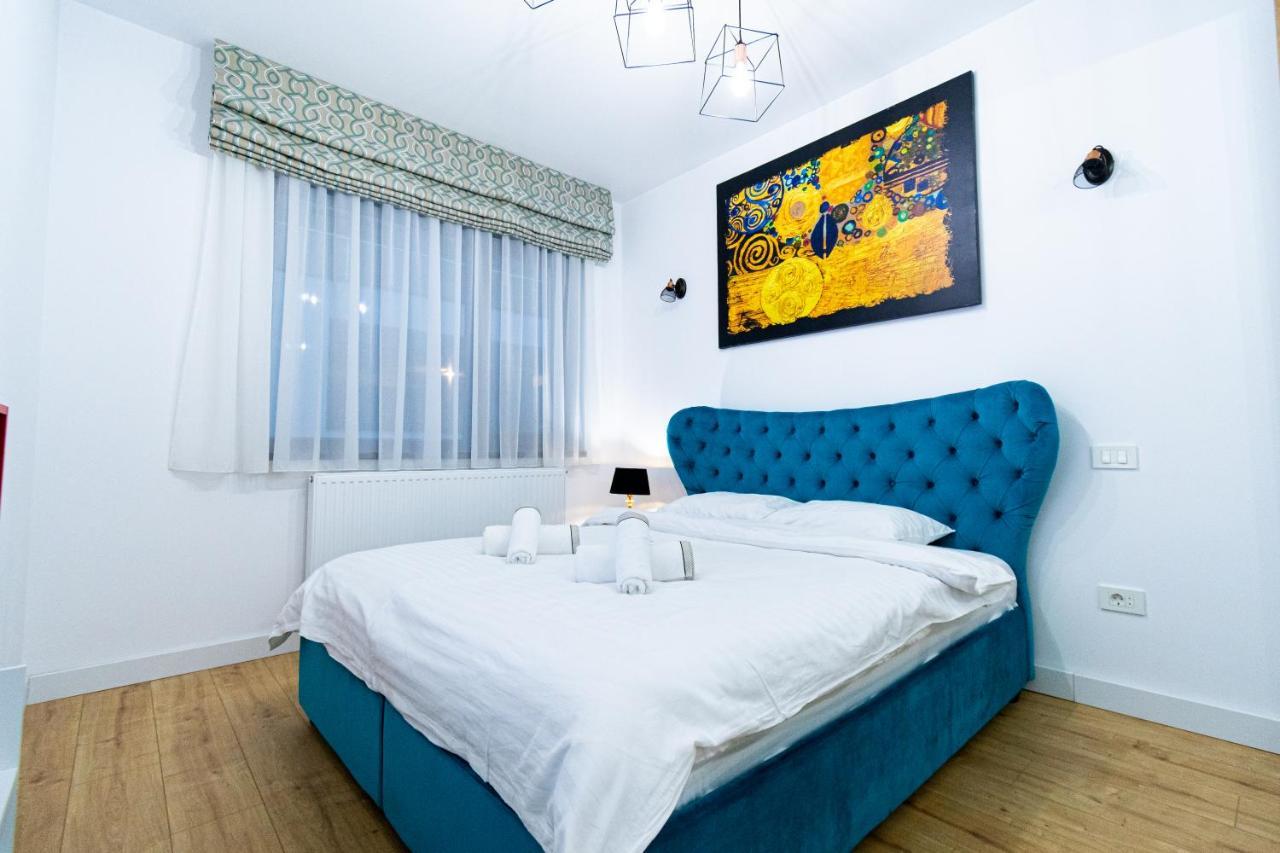 Apartamento Lighthouse Central Apt With Unique Views Of The Fortress, Free Parking, 5 Min By Car From The Old Town Braşov Exterior foto